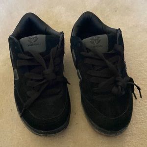 NWT Visions Black Faux Suede Sneakers